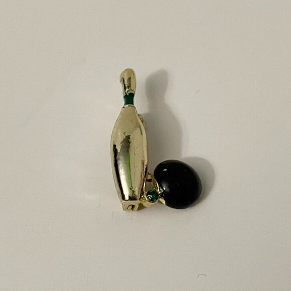 Vintage Gerrys Set of 2 Bowling Pin and Ball Brooch Pin Flaws - Picture 9 of 16